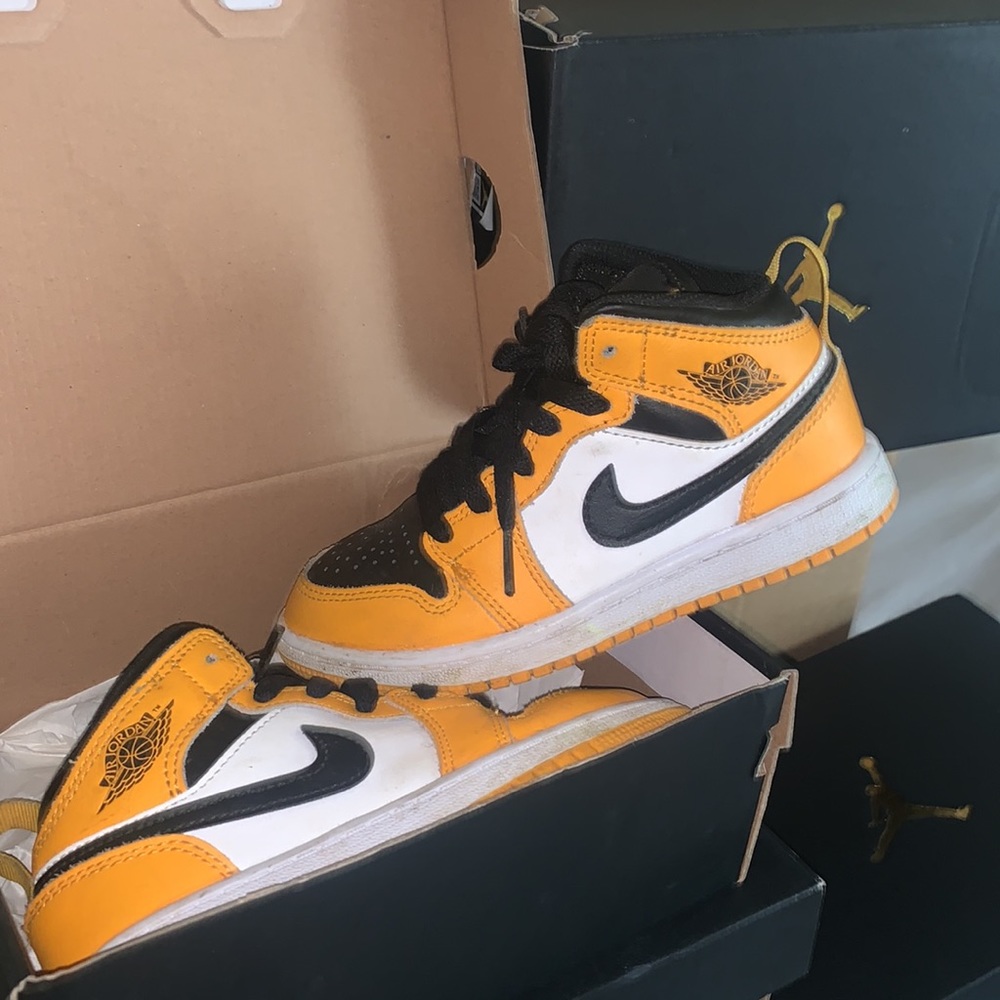 Jordan 1 Mid (PS) - Picture 2 of 3